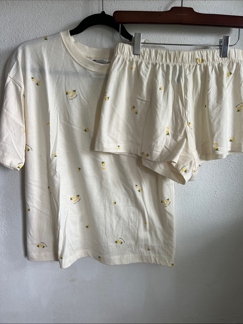 H&M Lemon Printed Pajamas - Picture 6 of 11